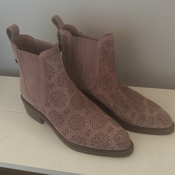 🌿P4 Brooks mauve pink women’s suede booties, size 5.5🌿 - Picture 9 of 9